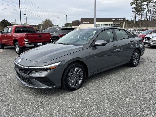 2025 Hyundai Elantra Blue