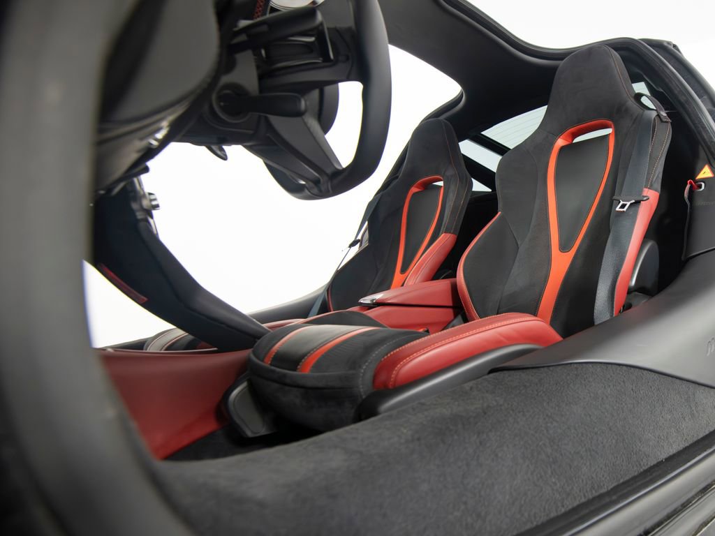 Used 2018 McLaren 720S photo 32