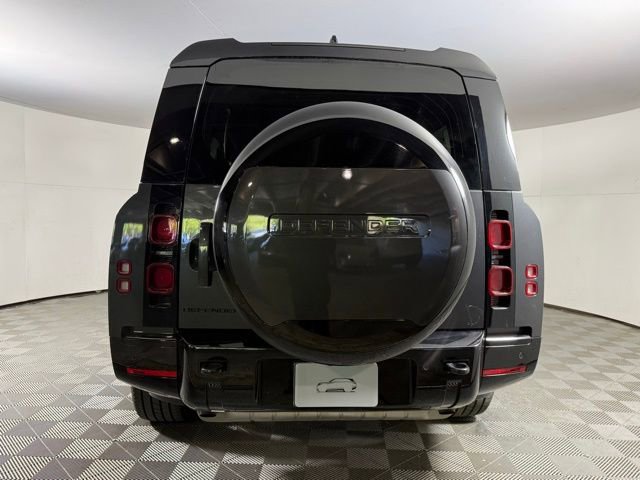2024 Land Rover Defender 130 X-Dynamic SE