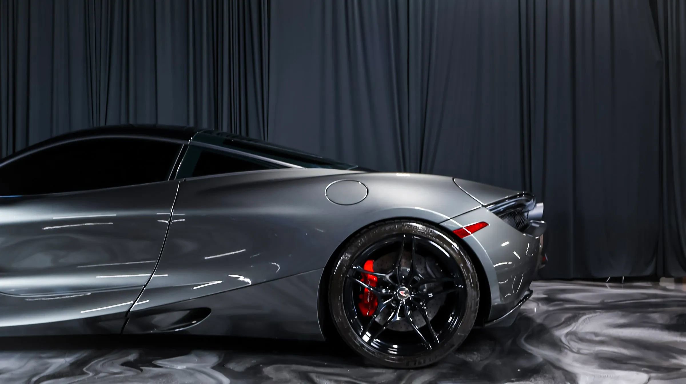 Used 2018 McLaren 720S Luxury photo 14