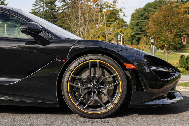 Used 2025 McLaren 750S photo 10