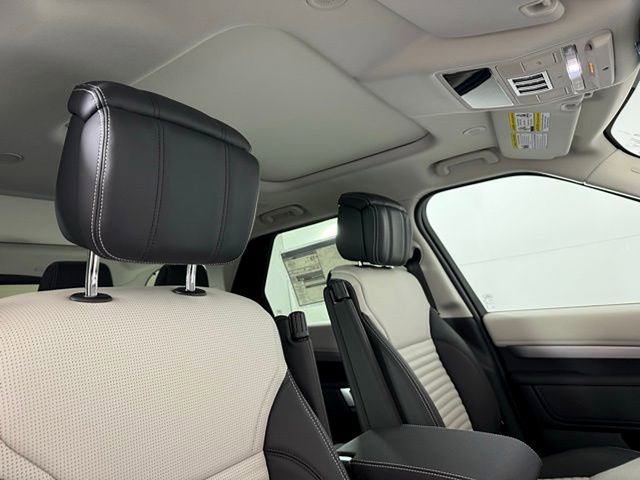 2025 Land Rover Discovery Dynamic SE