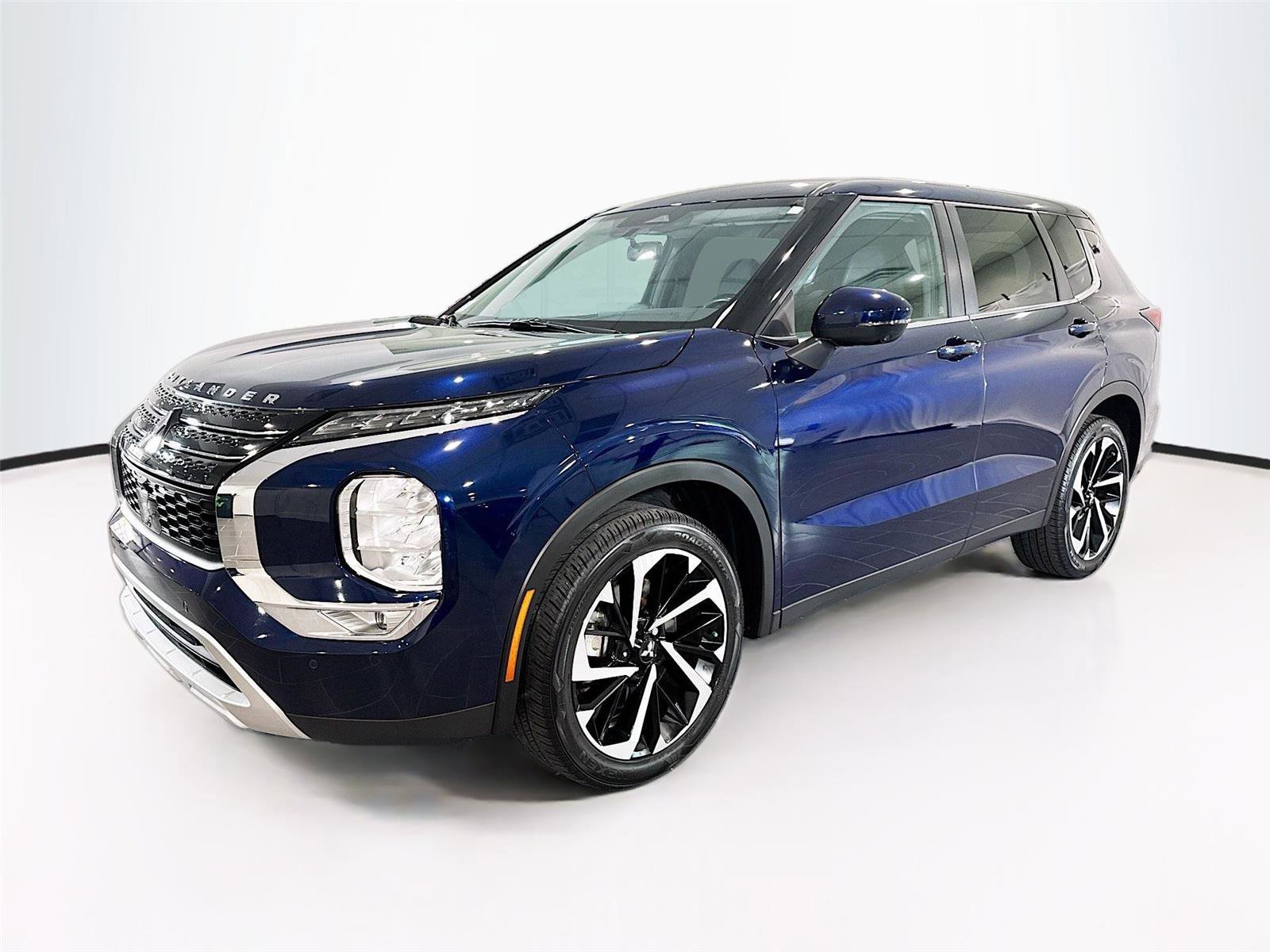 Used 2024 Mitsubishi Outlander SE