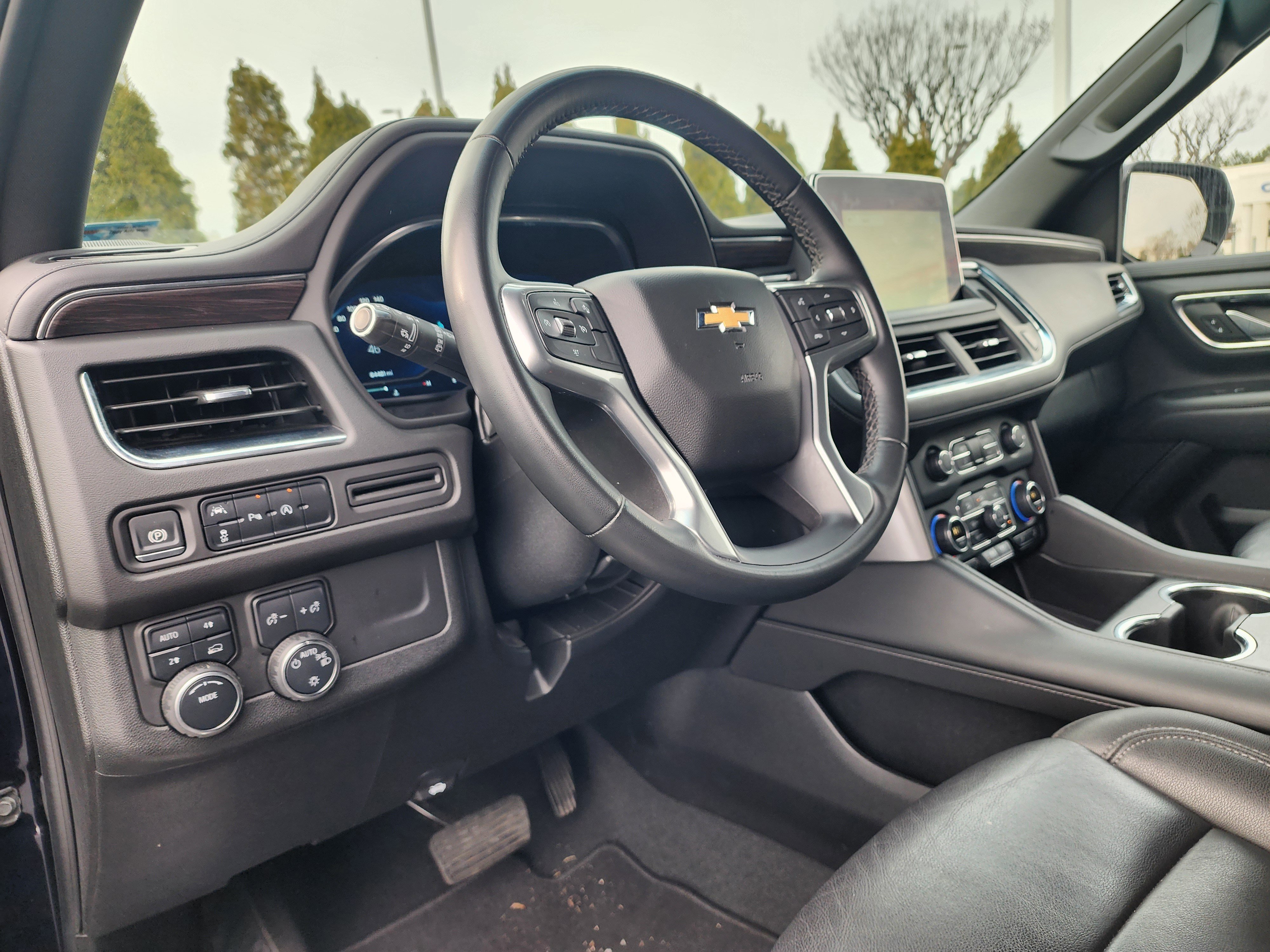 2024 Chevrolet Suburban LT