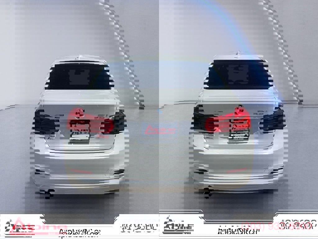 2018 BMW 320i xDrive Sedan