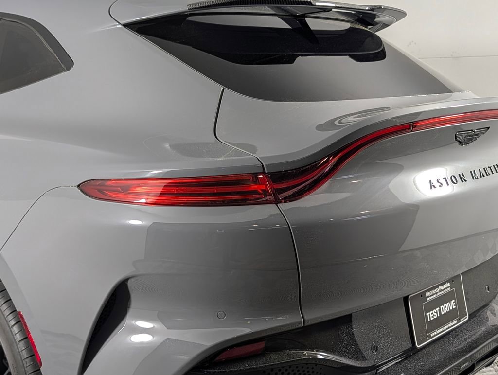 2023 Aston Martin DBX 707