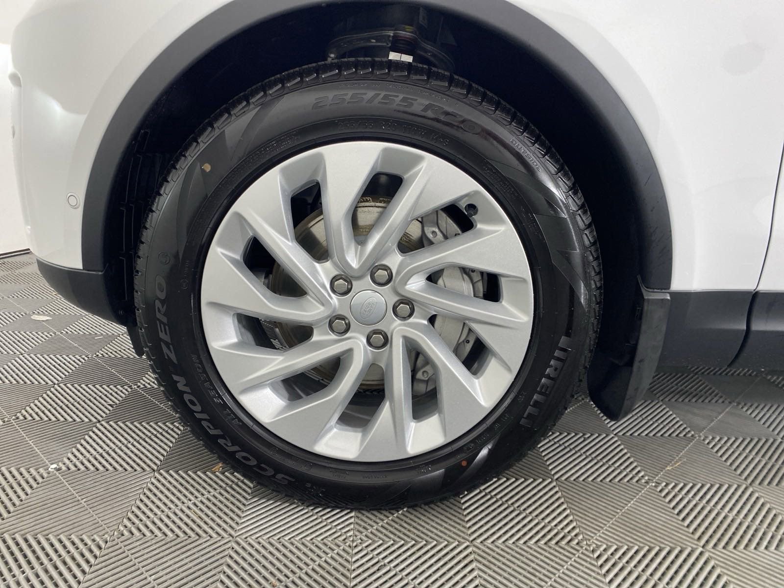 2025 Land Rover Discovery S