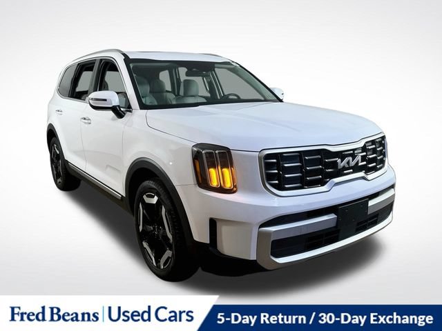 Used 2024 Kia Telluride S w/ S Sunroof Package