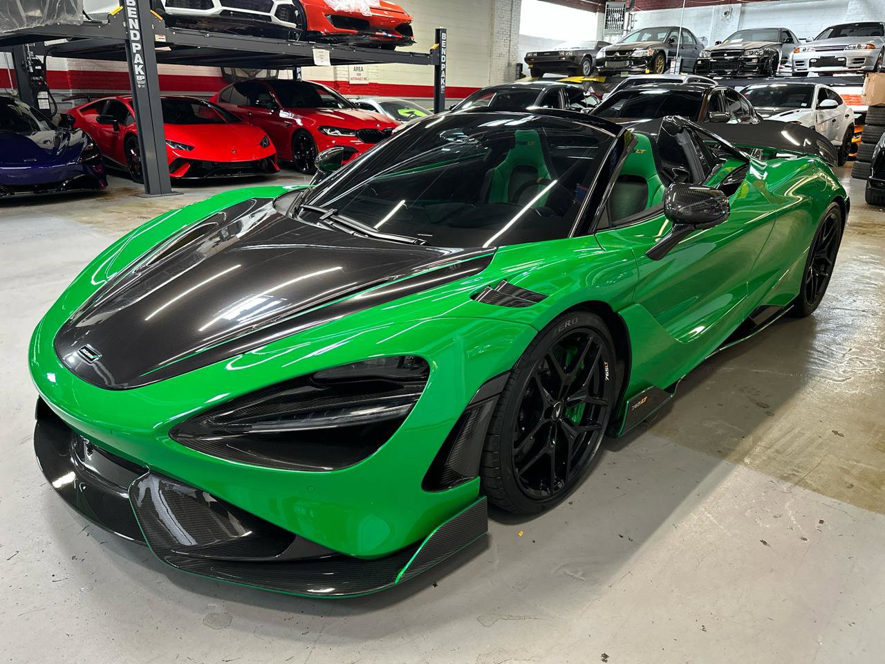 Used 2022 McLaren 765LT photo 10