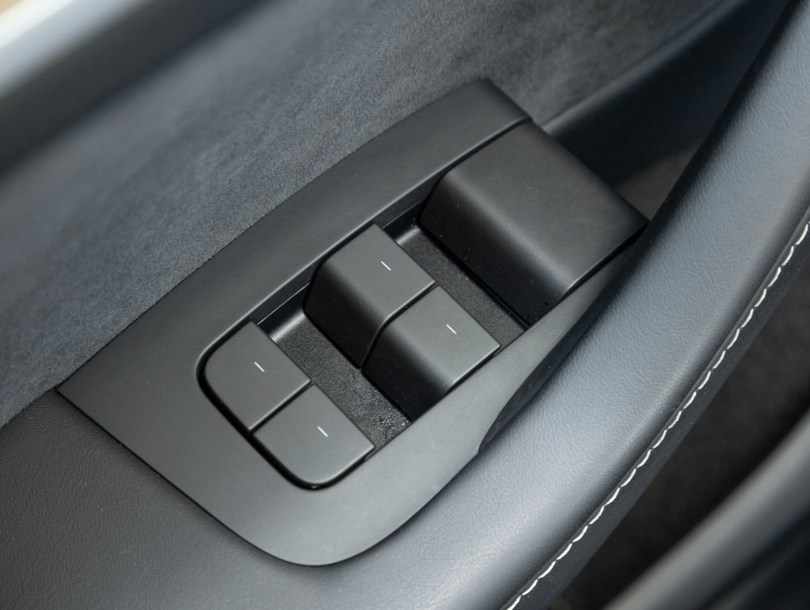 2024 Tesla Model Y 2WD