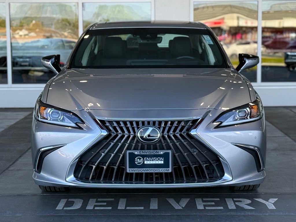 2024 Lexus ES 250