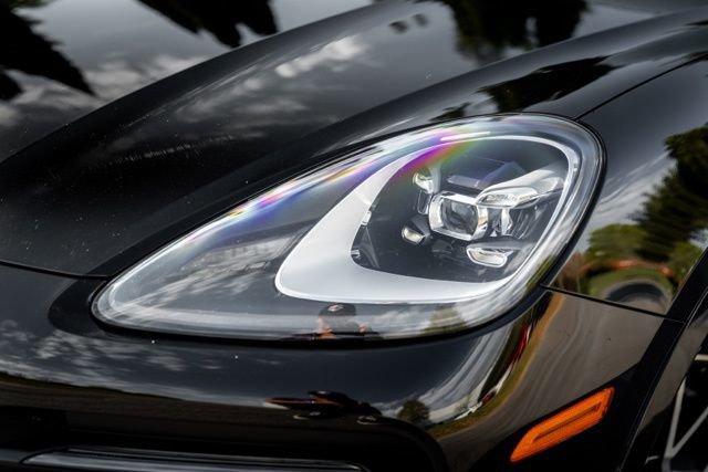 2023 Porsche Cayenne Platinum Edition