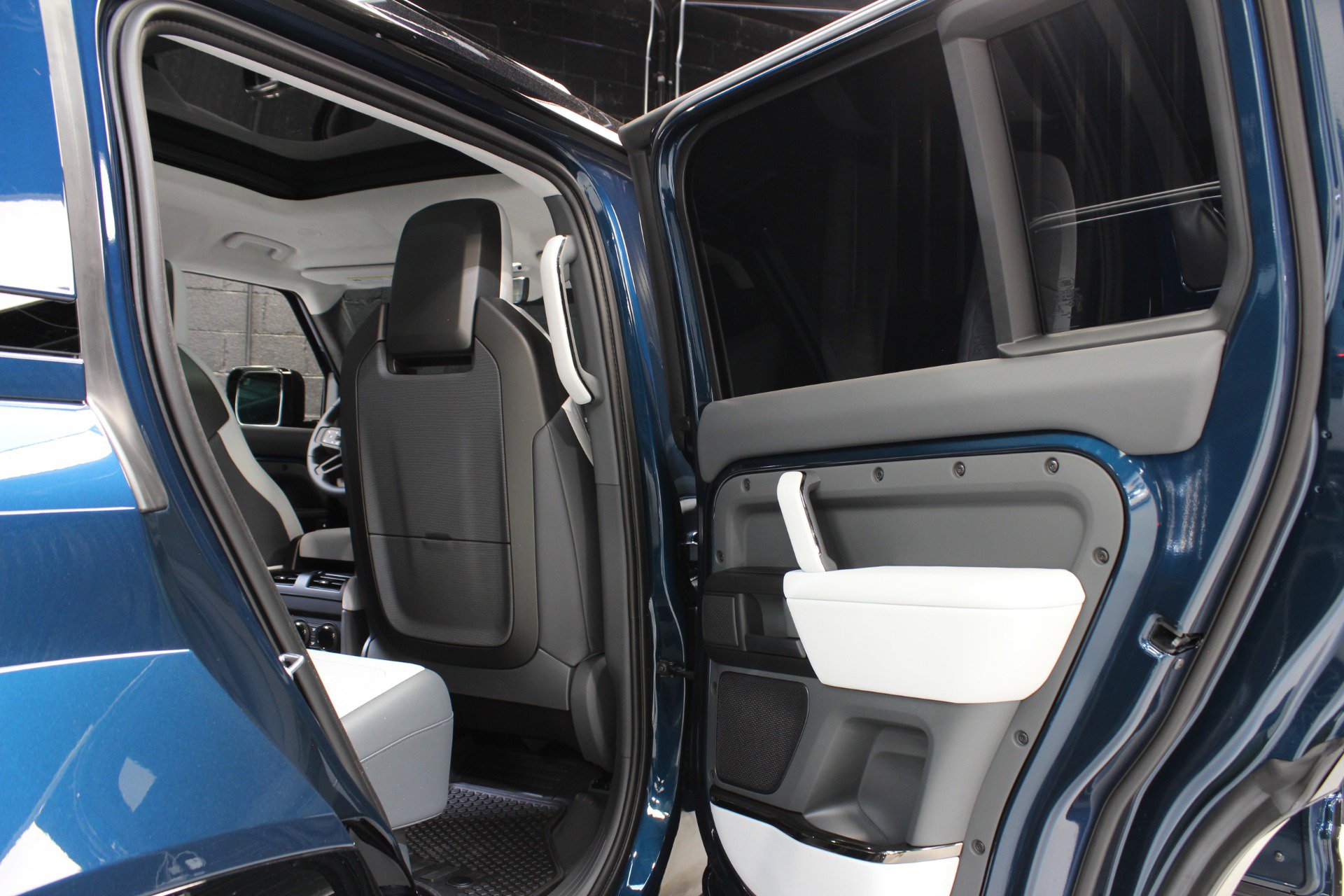 2026 Land Rover Defender 110