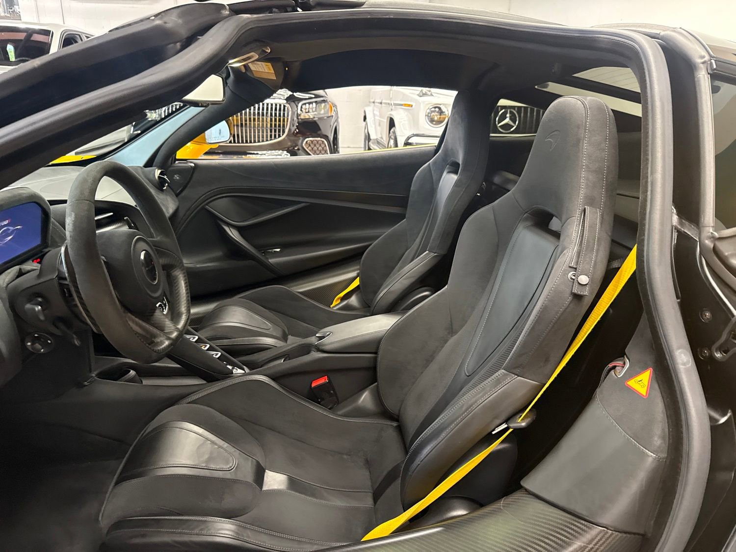 Used 2018 McLaren 720S Performance photo 2