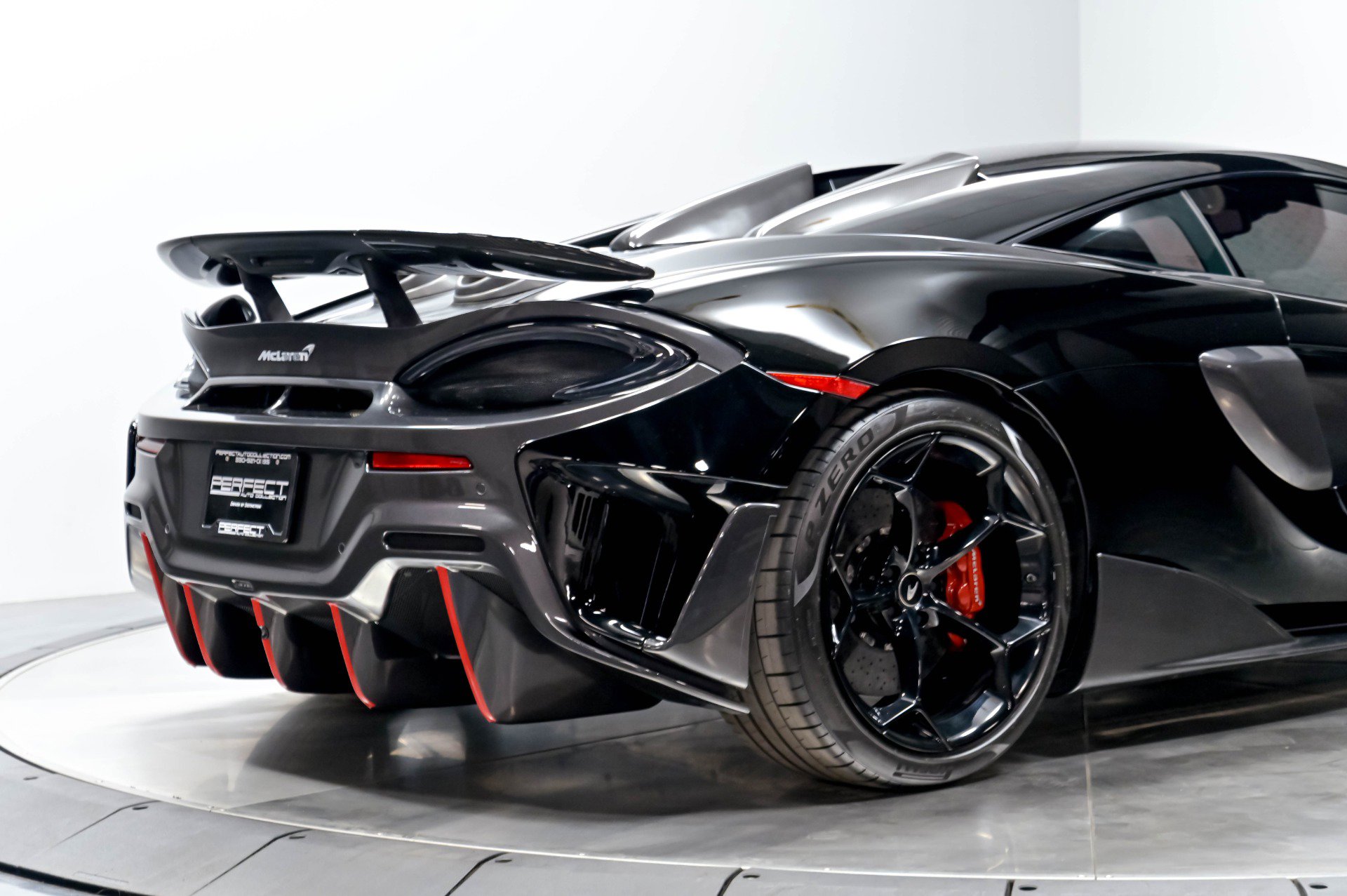 Used 2019 McLaren 600LT photo 14