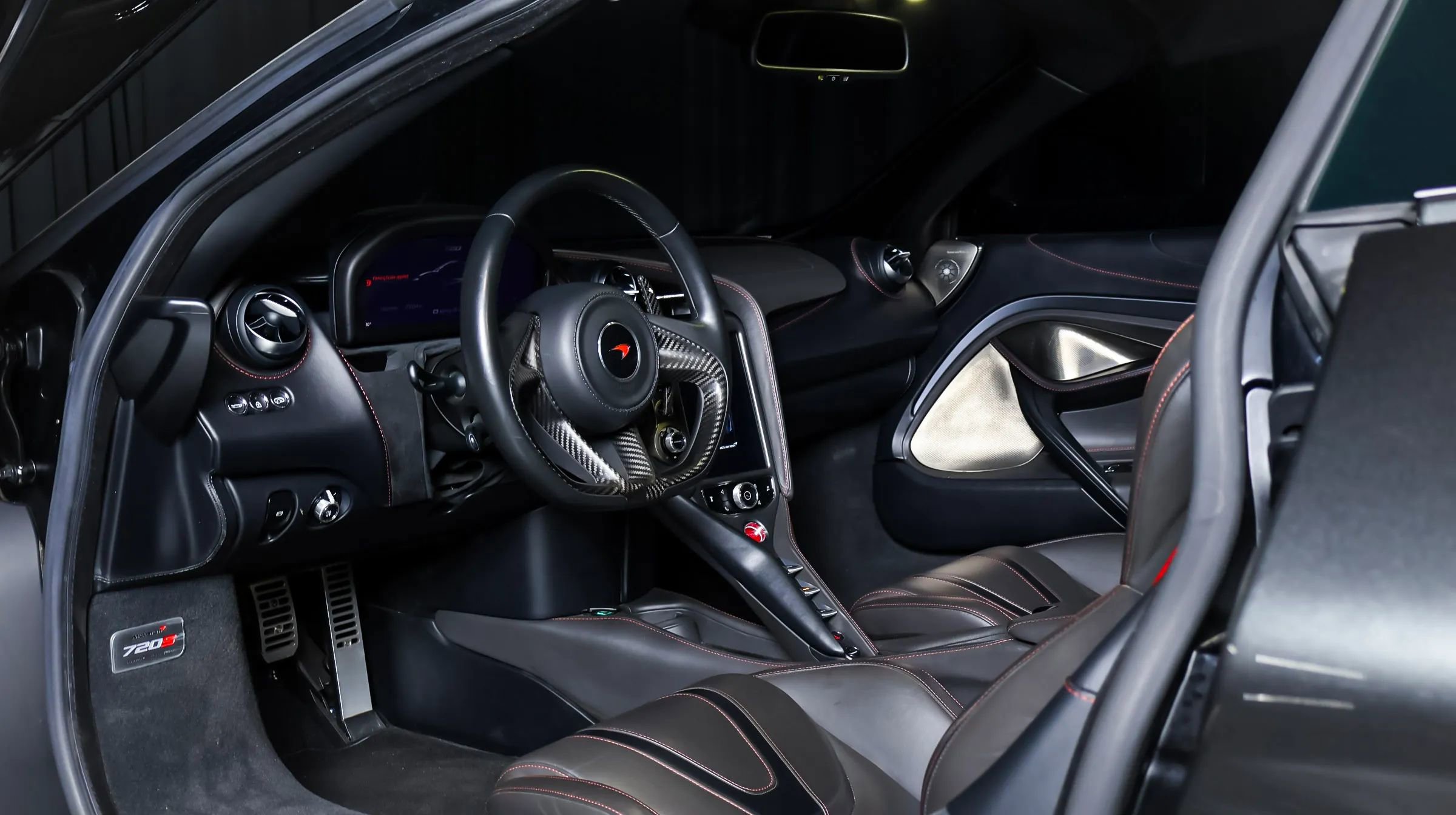 Used 2018 McLaren 720S Luxury photo 17