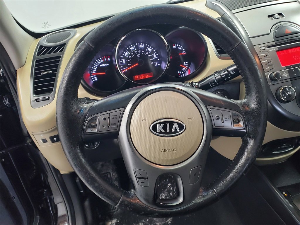 5 seats Automatic KIA K5 Hybrid 2011 - Vehic, image size:1024x768