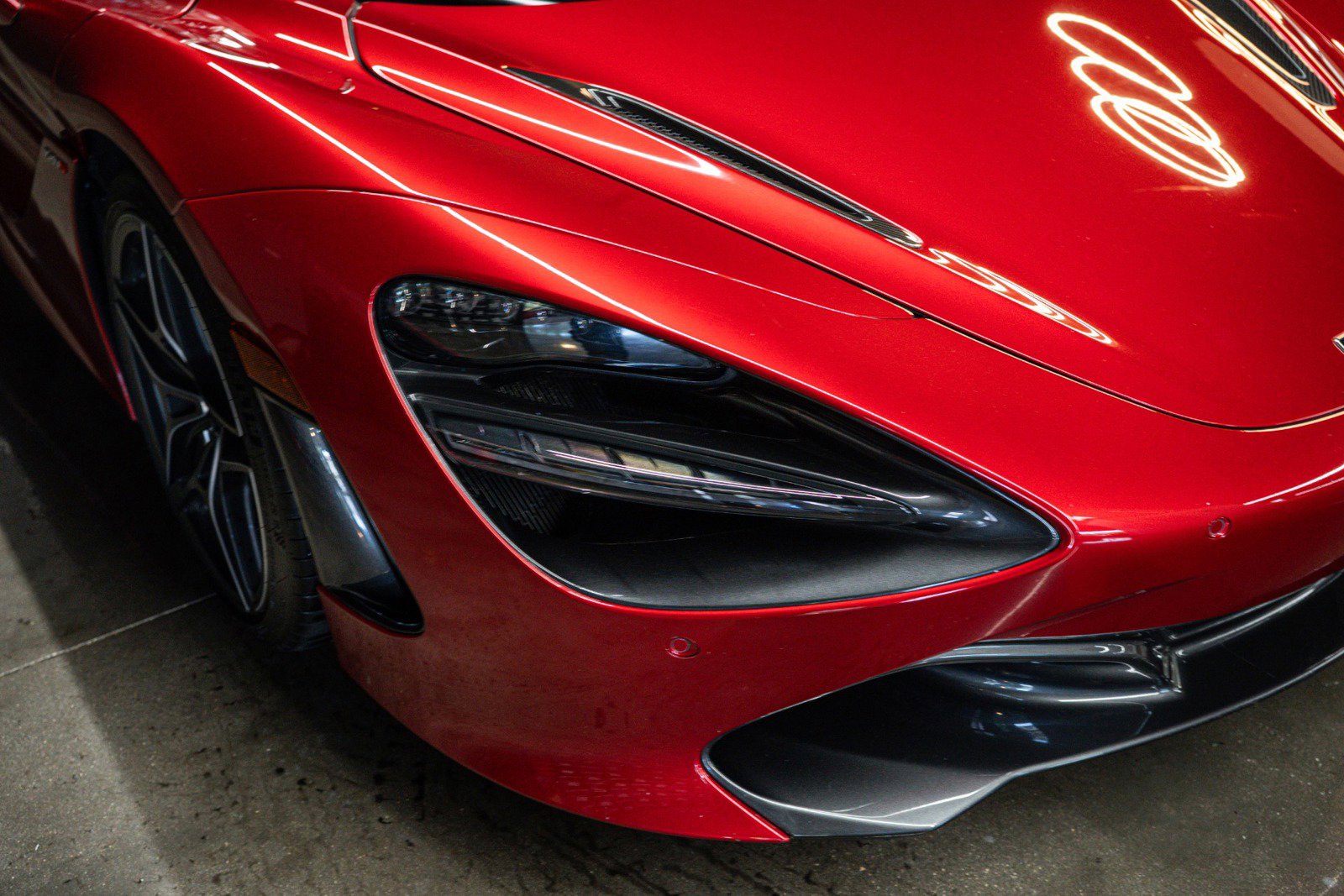 Used 2018 McLaren 720S photo 13