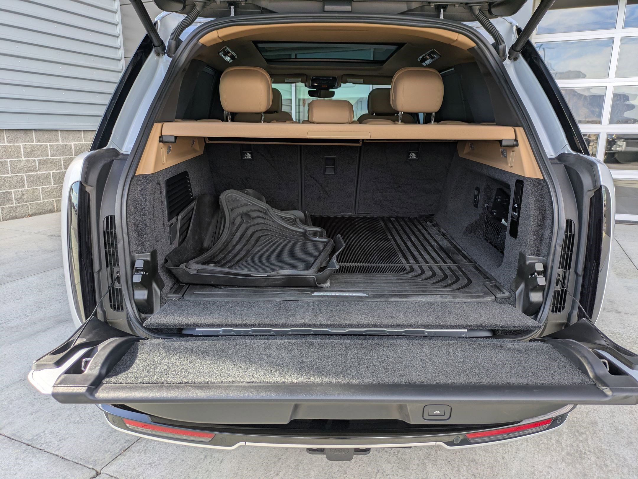 2023 Land Rover Range Rover SE