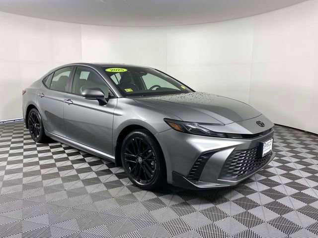 Used 2025 Toyota Camry SE w/ Convenience Package