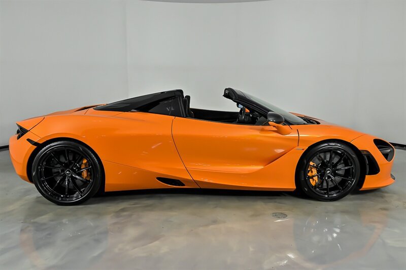 Used 2022 McLaren 720S Performance photo 12