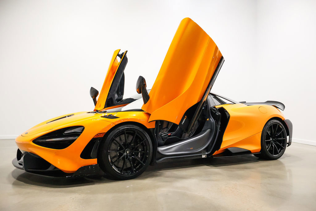Used 2022 McLaren 765LT photo 11