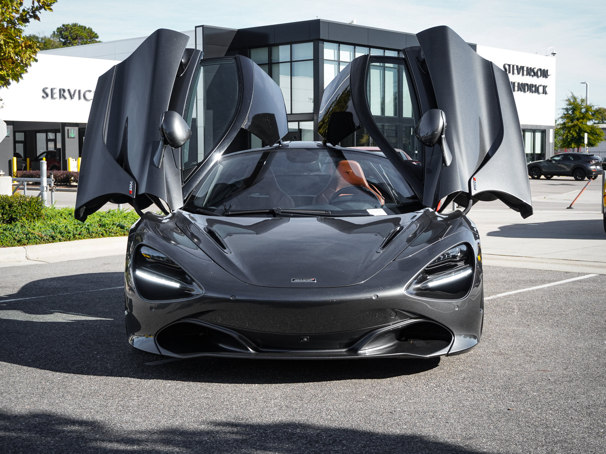 Used 2018 McLaren 720S Luxury photo 5