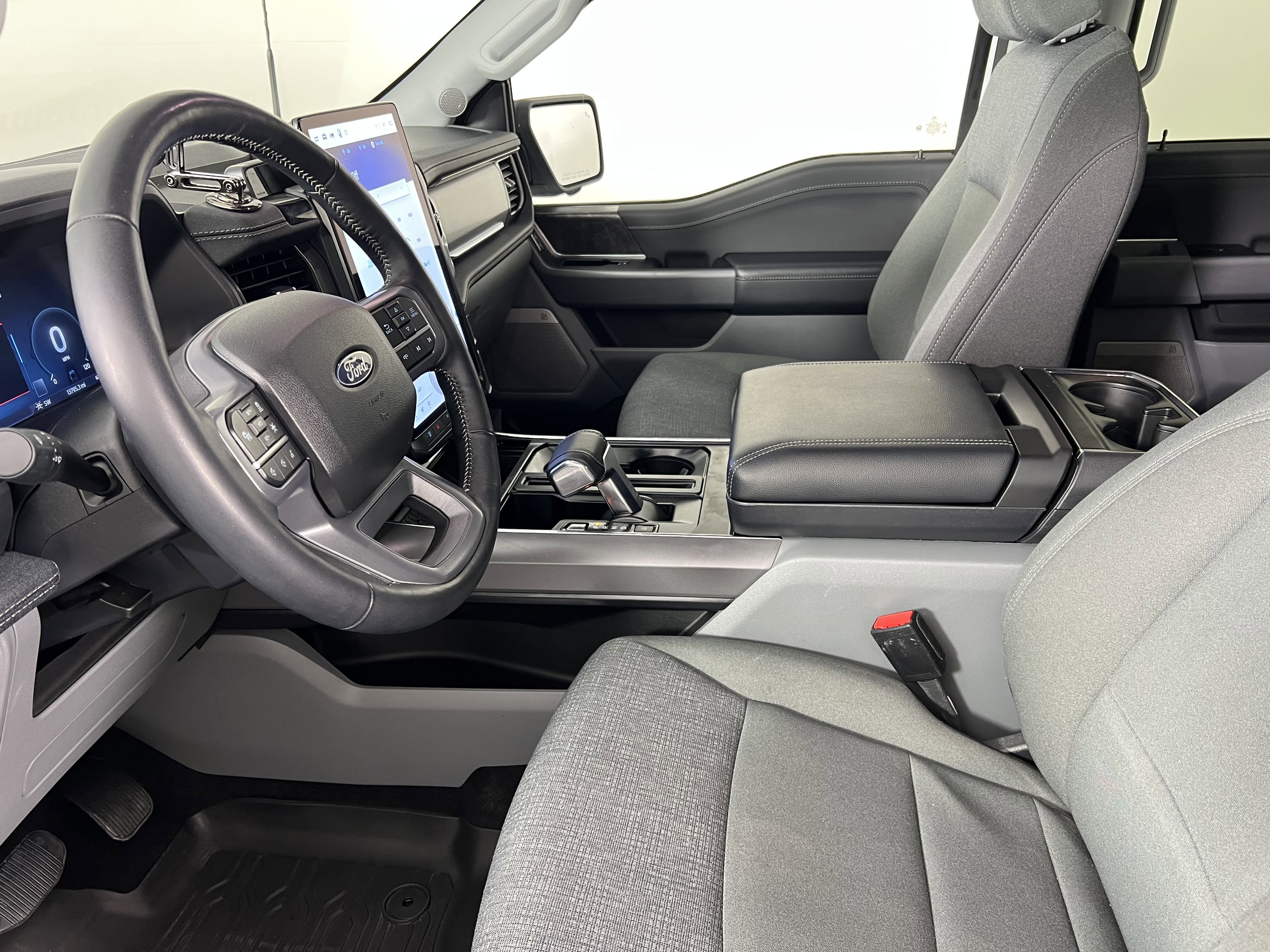 2024 Ford F150 Lightning Flash