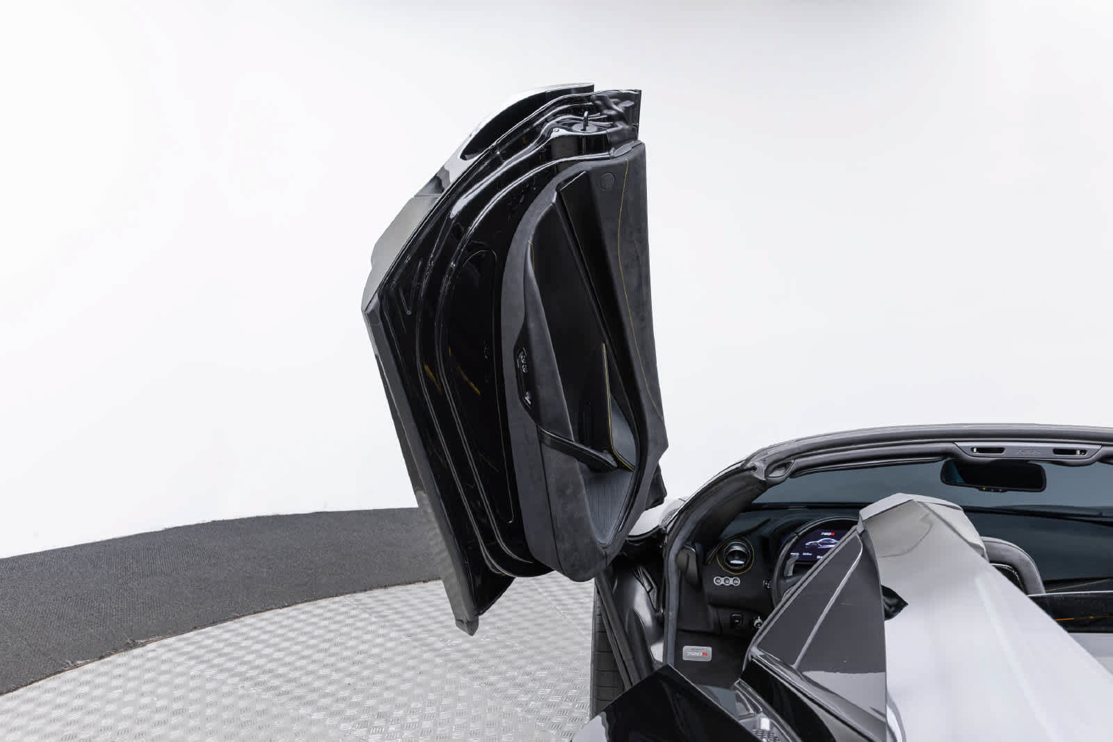 Used 2022 McLaren 720S Spider photo 18