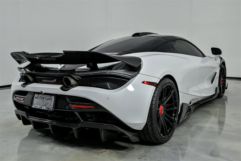 Used 2018 McLaren 720S Performance photo 14
