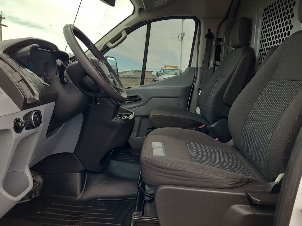 2018 Ford Transit 250 130" Low Roof