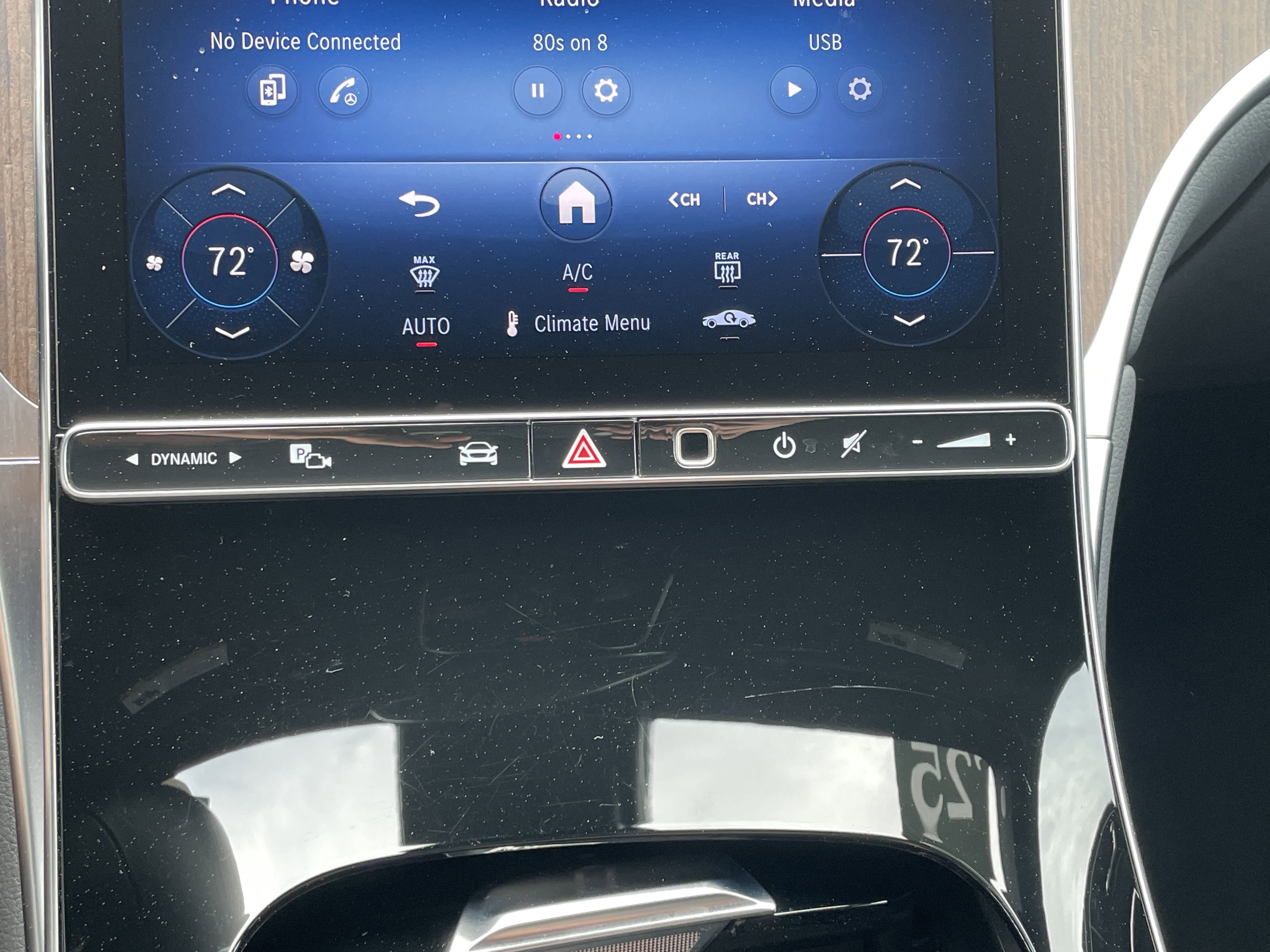 2025 Mercedes-Benz GLC 300