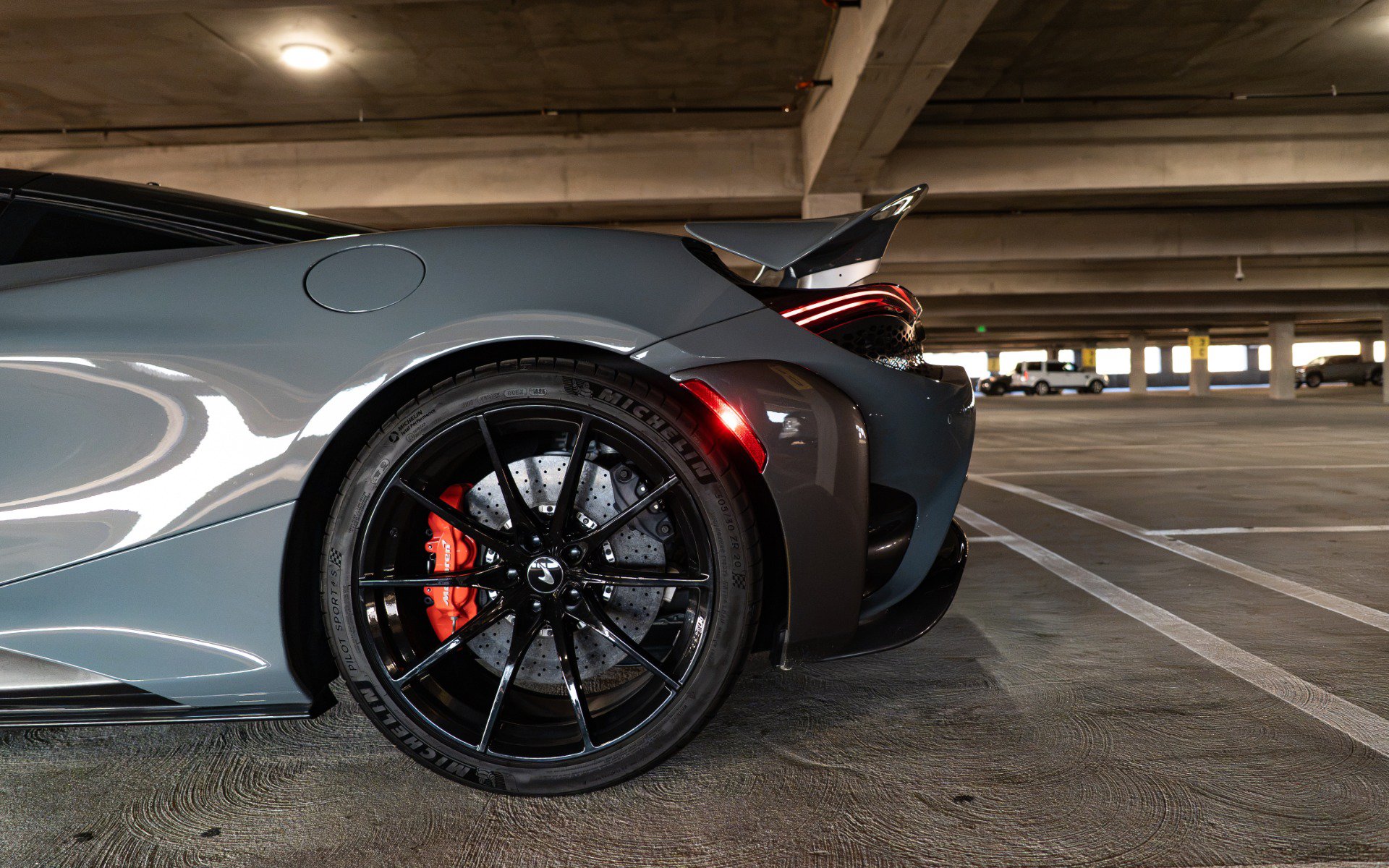 Used 2021 McLaren 765LT photo 17