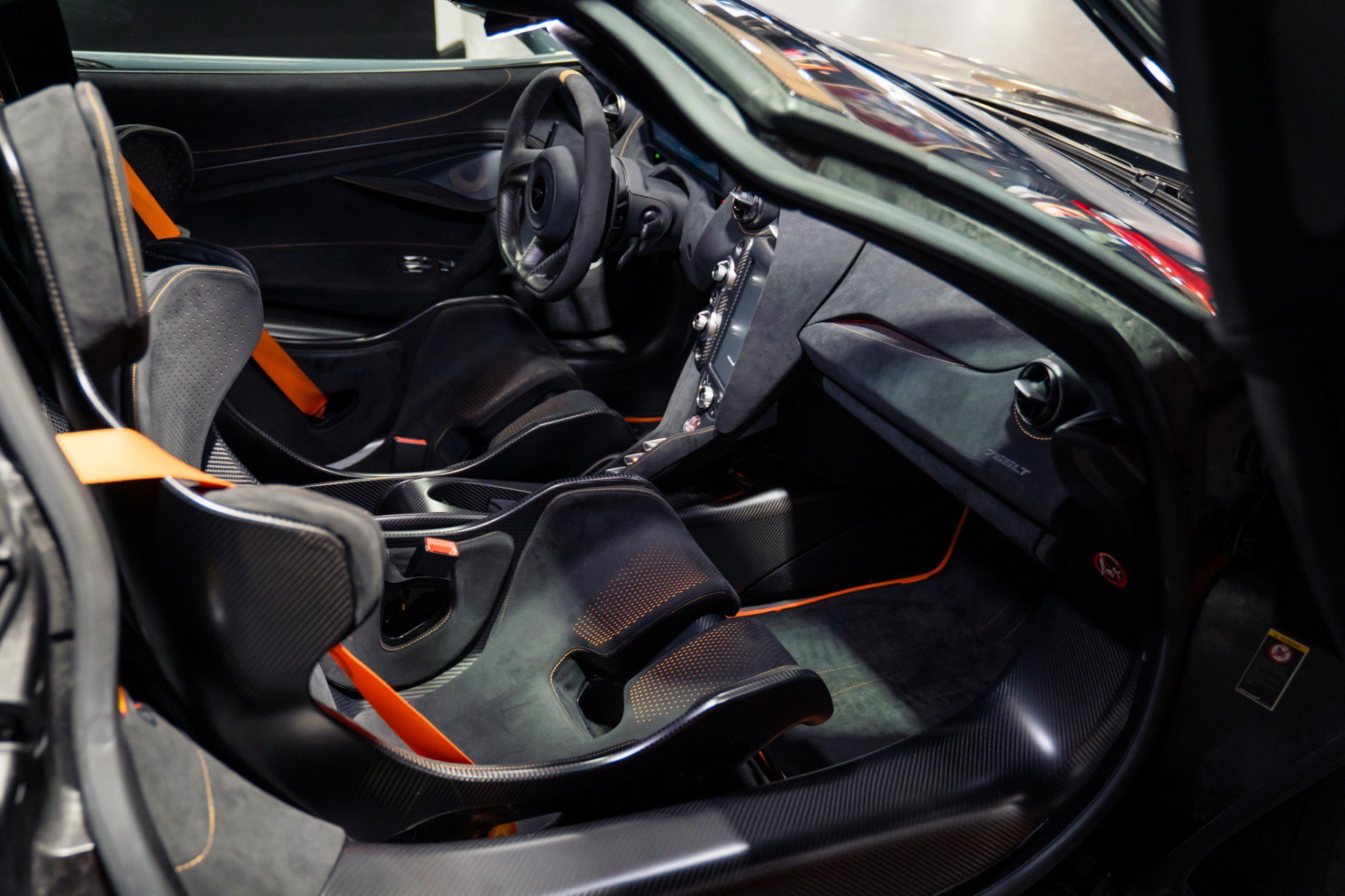 Used 2021 McLaren 765LT photo 14
