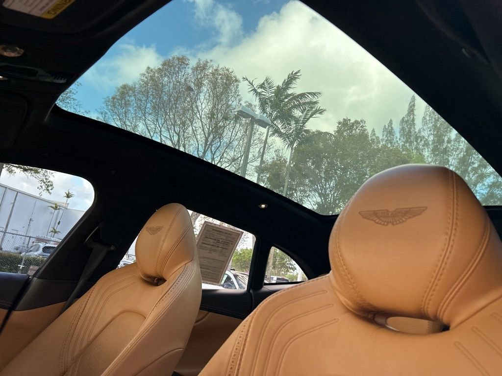 2021 Aston Martin DBX