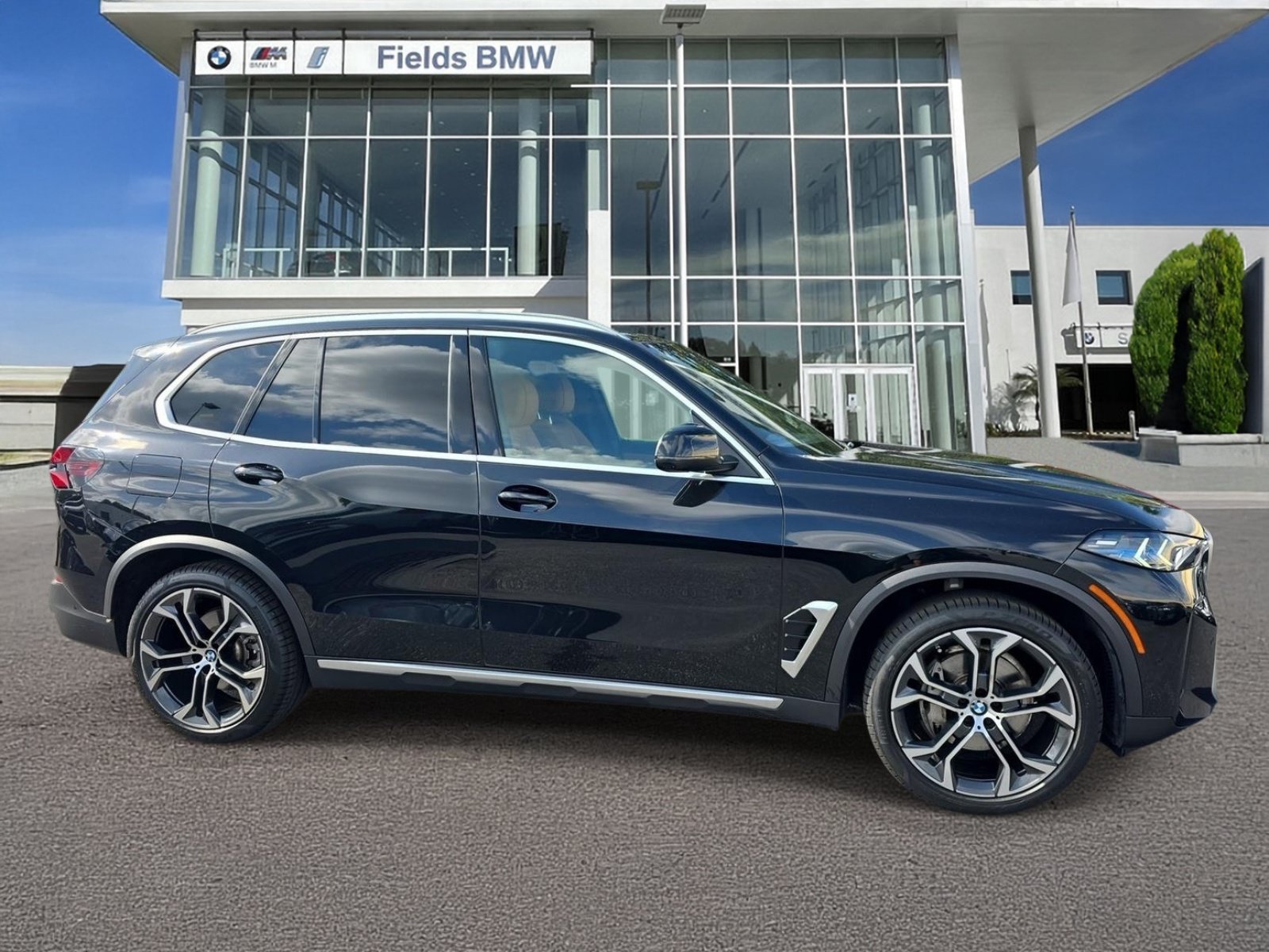 Certified 2025 BMW X5 sDrive40i w/ Premium Package