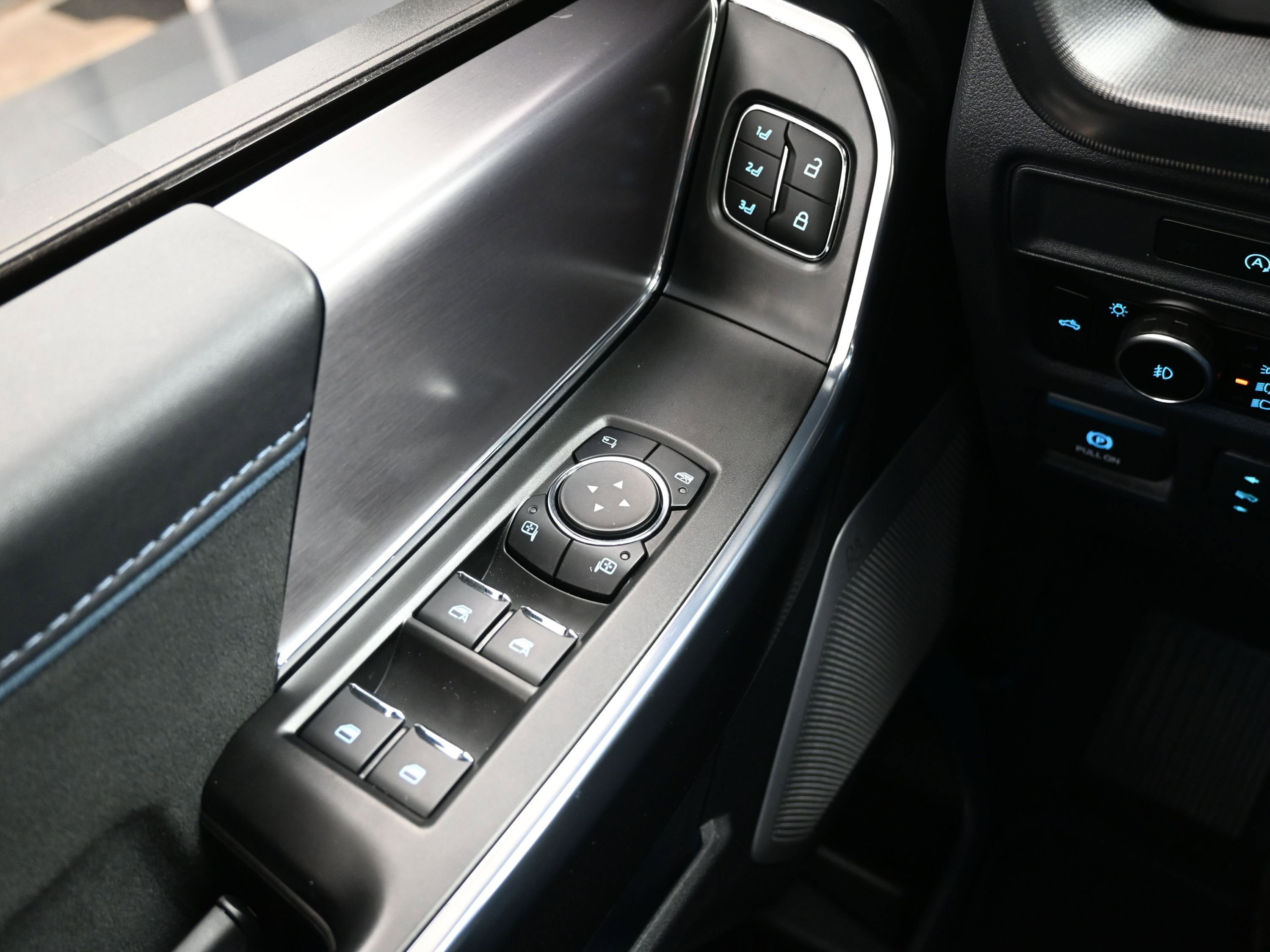 2025 Ford F150 Platinum