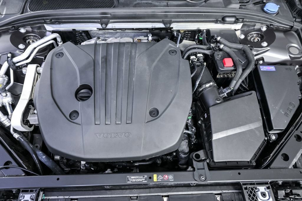 2025 Volvo S60 B5 Plus