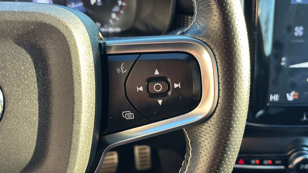 2021 Volvo Xc40 T5 R-Design