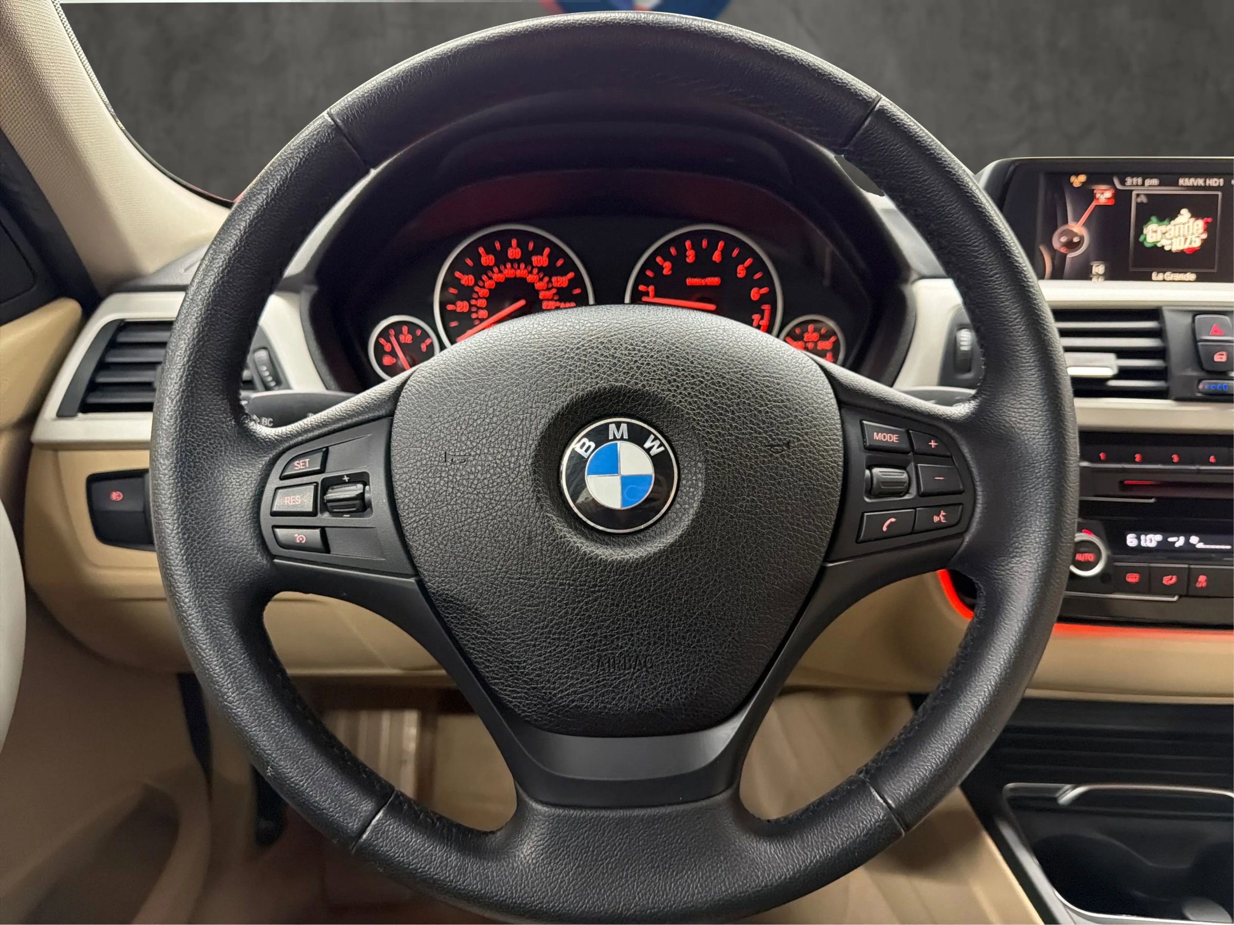 2016 BMW 320i Sedan