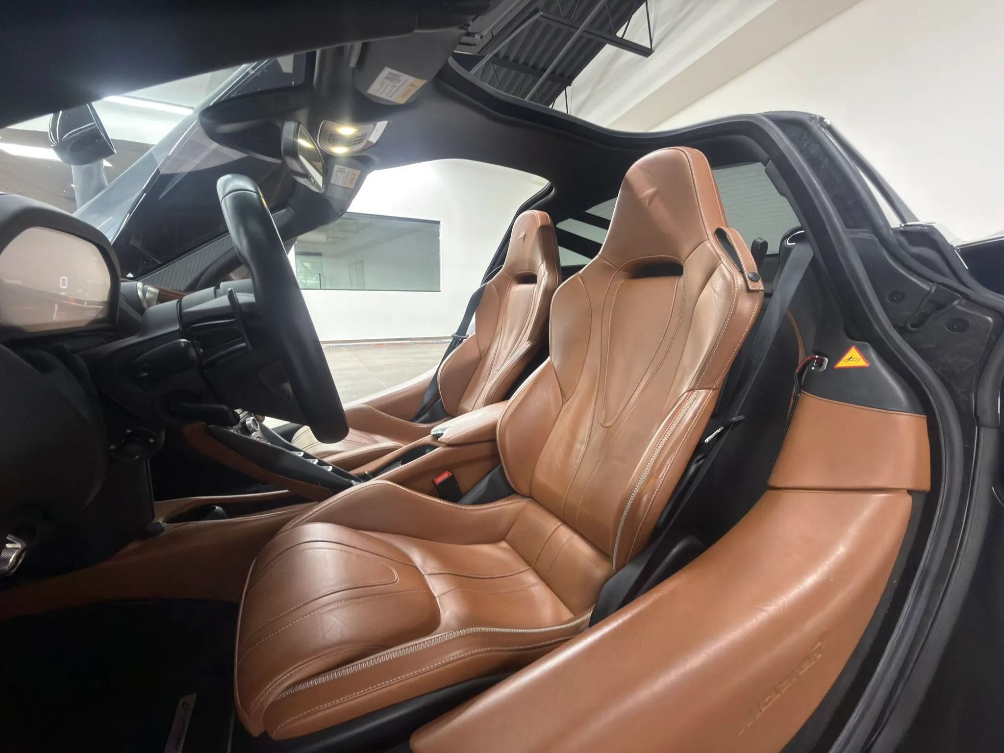 Used 2018 McLaren 720S photo 21