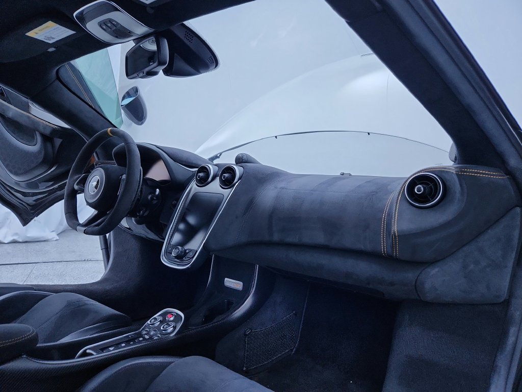 Used 2019 McLaren 600LT photo 18