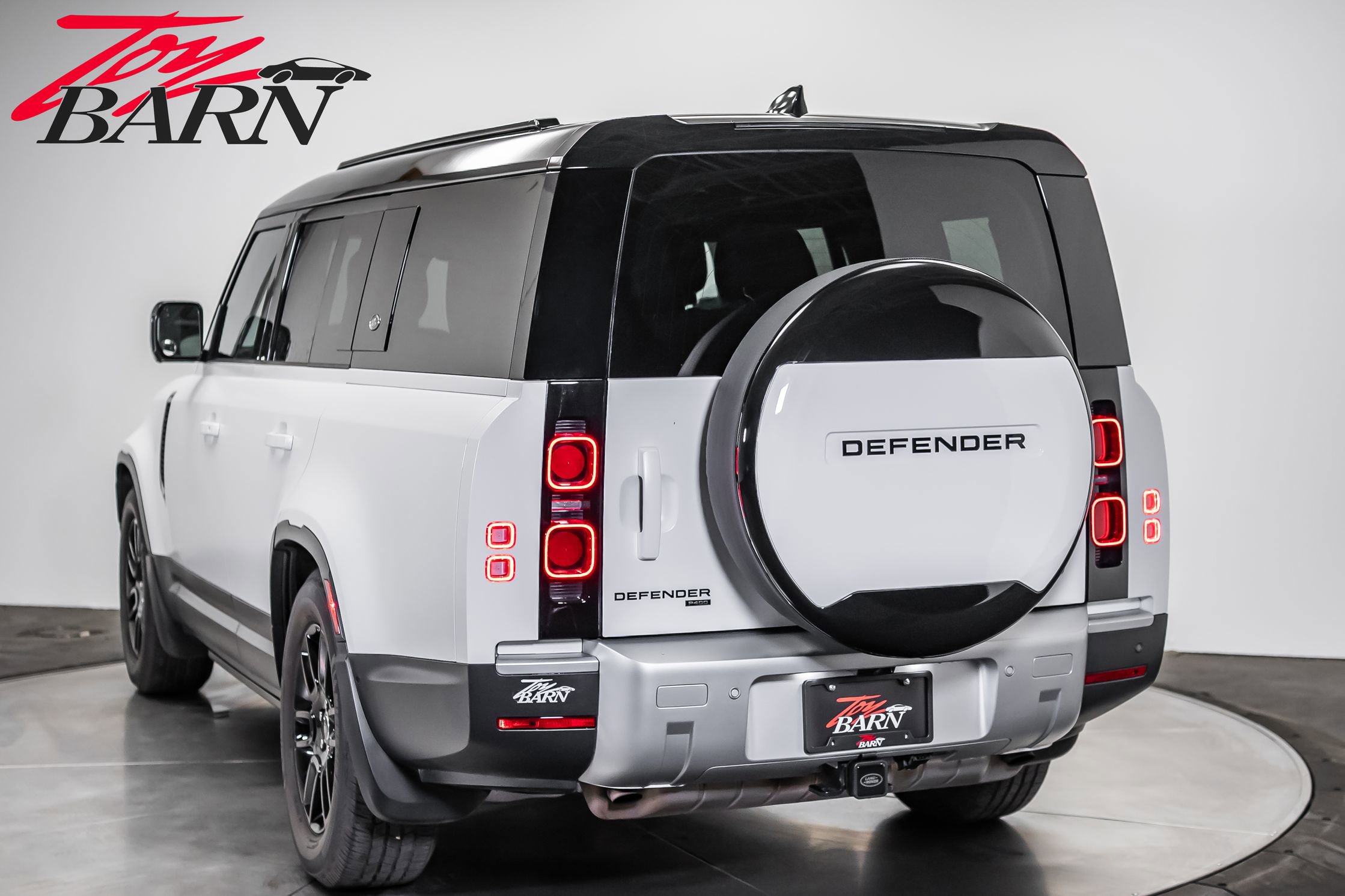 2023 Land Rover Defender 130 SE