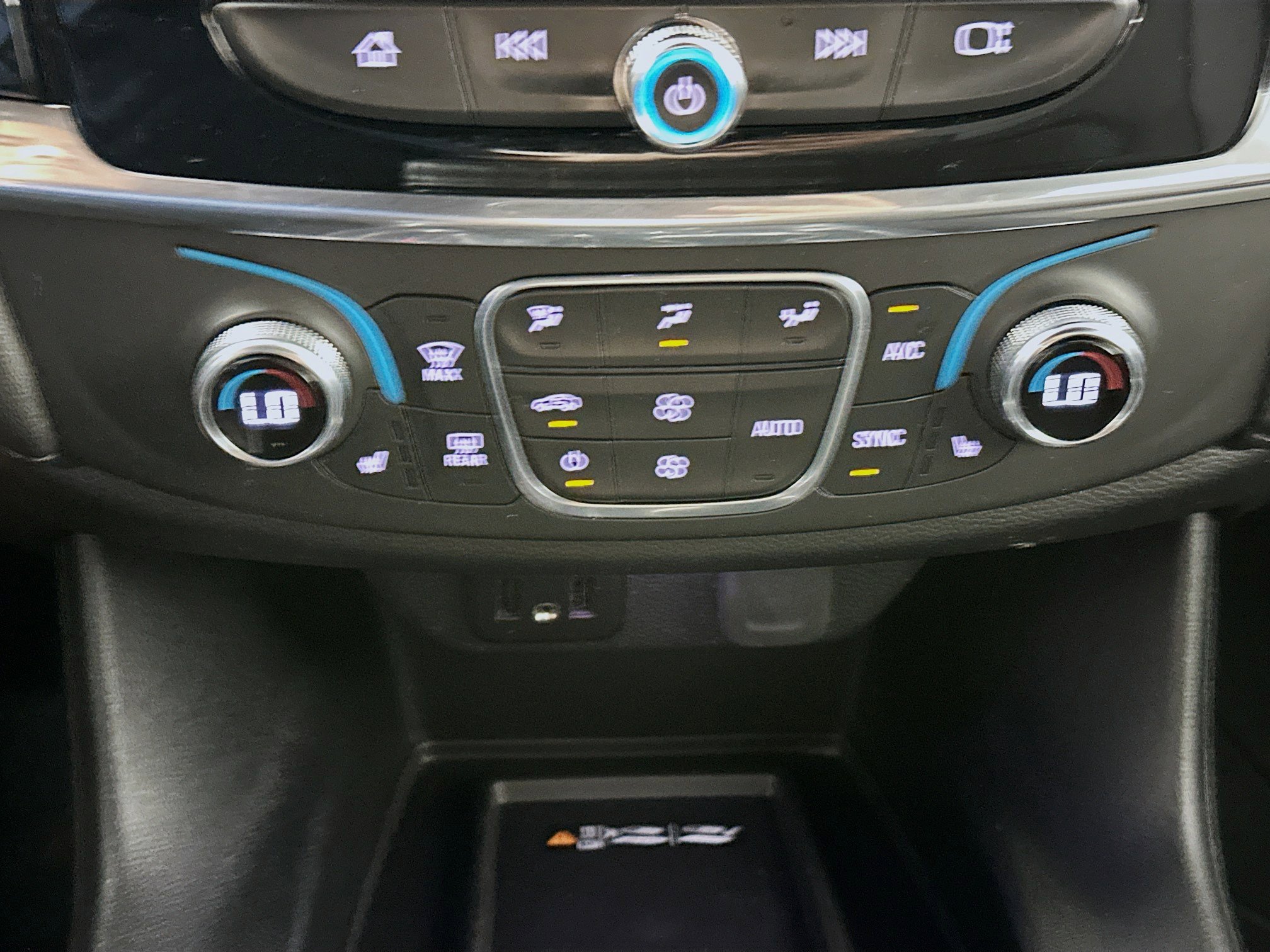 2023 Chevrolet Traverse LT