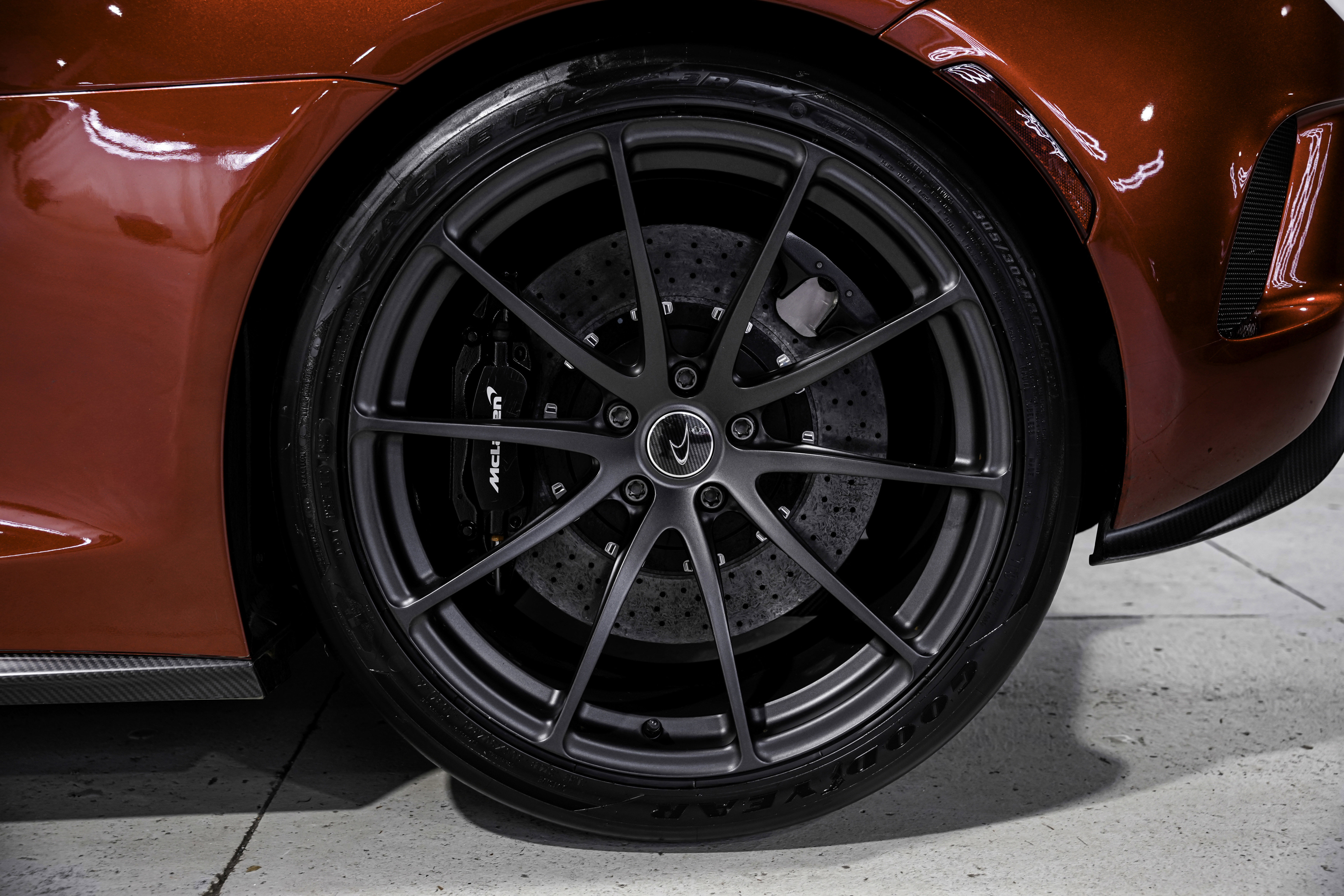 Used 2016 McLaren 675LT Coupe photo 41