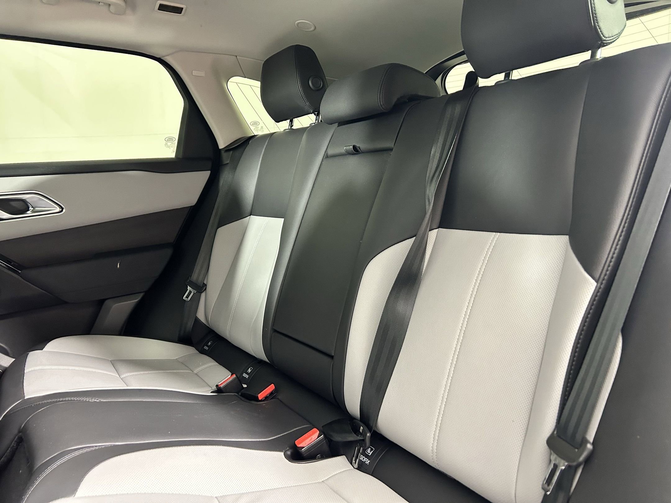 2025 Land Rover Range Rover Velar Dynamic SE