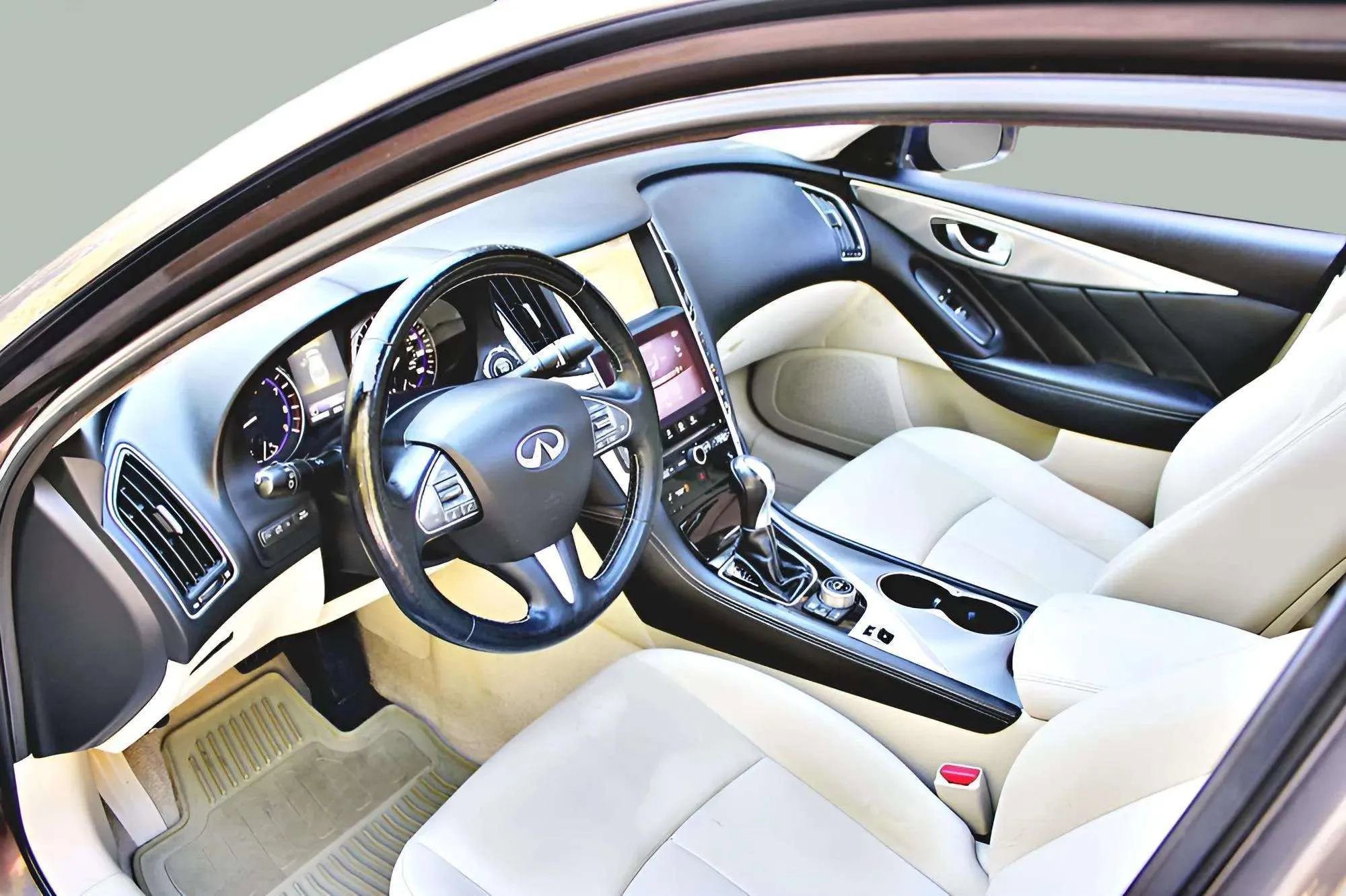 2014 INFINITI Q50 Premium