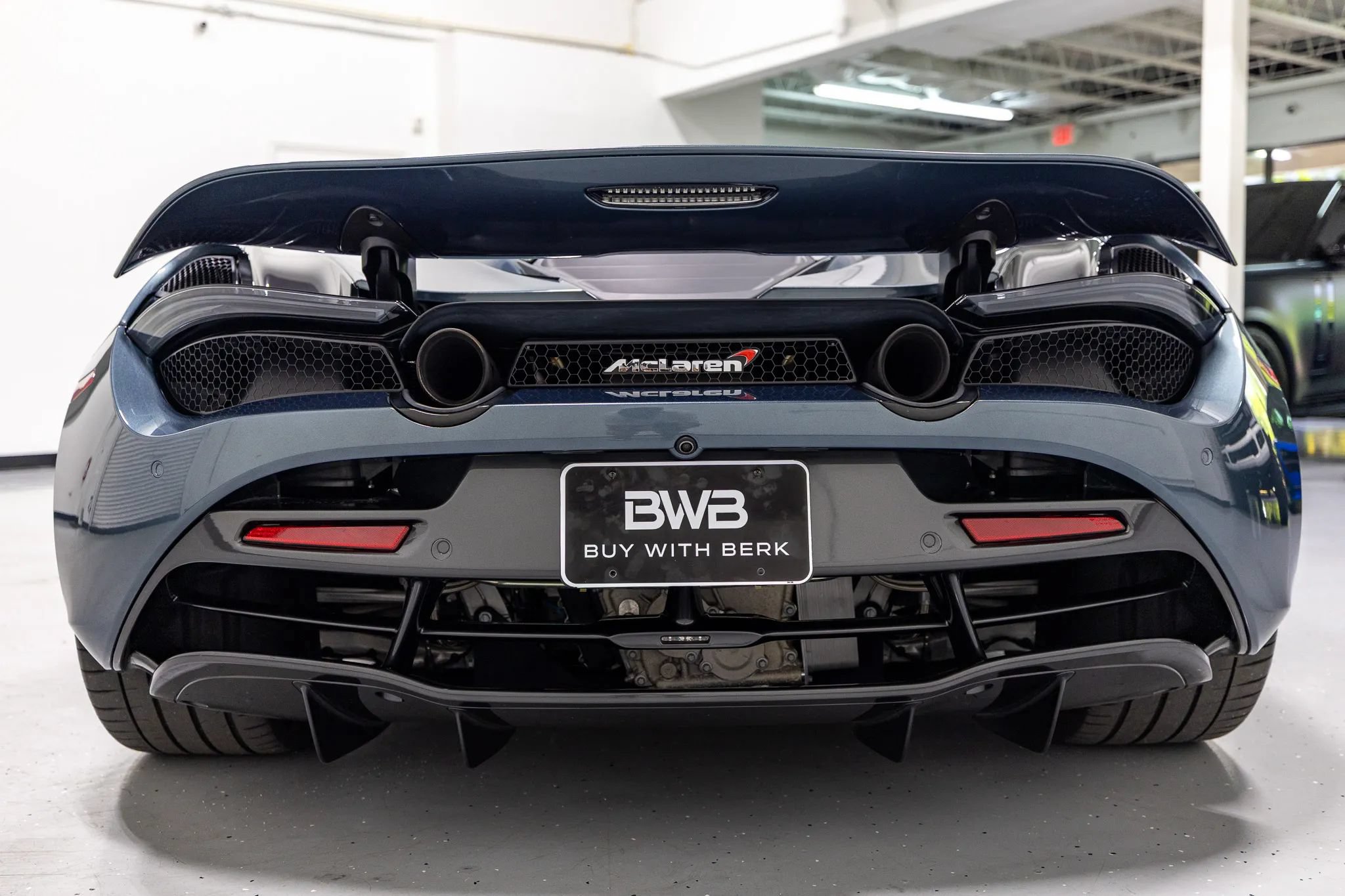 Used 2018 McLaren 720S Performance photo 25