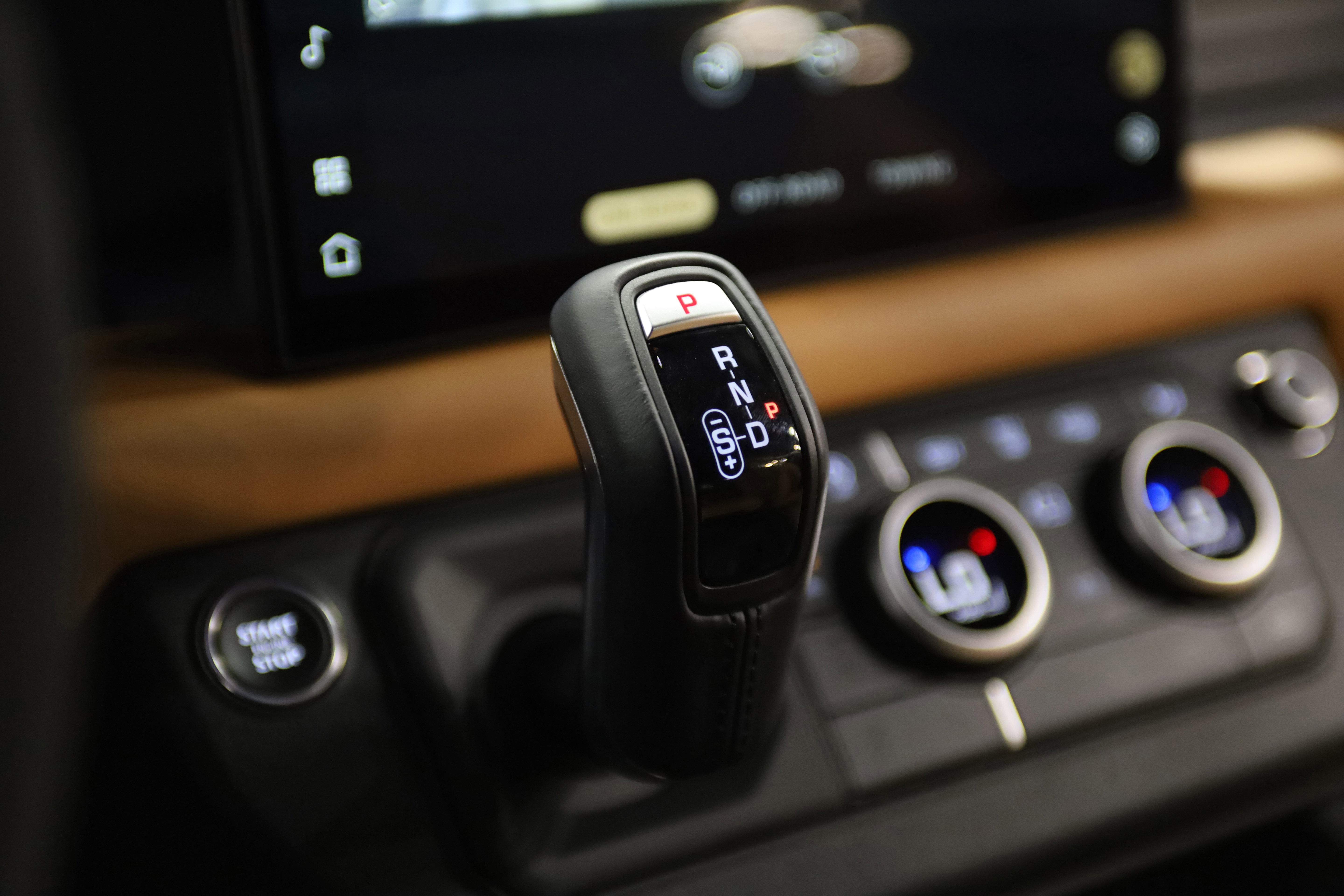 2023 Land Rover Defender 110 Carpathian Edition