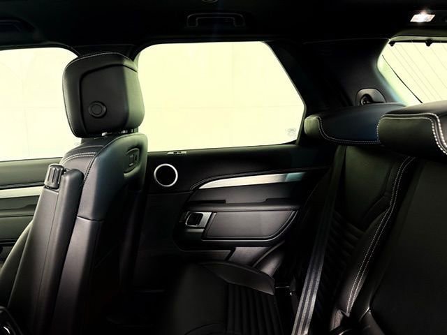 2025 Land Rover Discovery Dynamic SE